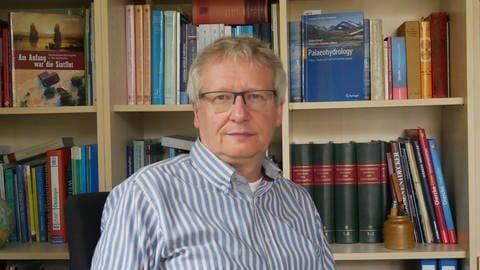 Jürgen Herget ist Professor für Geografie an der Universität Bonn. Er ist außerdem Experte für historische Hochwasser. 